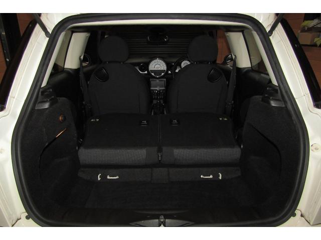ＭＩＮＩ クーパー　最終後期型　禁煙車　前回車検整備ＭＩＮＩディーラー　オプションクロームラインエクステリア＆インテリア　オプションバイキセノンヘッドライト　ＨＤＤナビＴＶ　Ｂｌｕｅｔｏｏｔオーディオ　バックカメラＥＴＣ（18枚目）