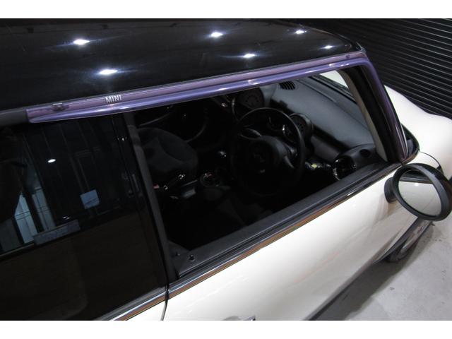 ＭＩＮＩ クーパー　最終後期型　禁煙車　前回車検整備ＭＩＮＩディーラー　オプションクロームラインエクステリア＆インテリア　オプションバイキセノンヘッドライト　ＨＤＤナビＴＶ　Ｂｌｕｅｔｏｏｔオーディオ　バックカメラＥＴＣ（29枚目）