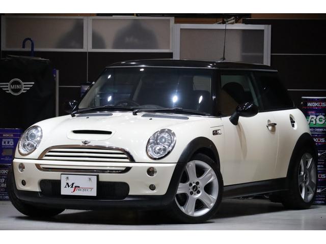 ＭＩＮＩ クーパーＳ　後期型　６速ＭＴ　１オーナー　禁煙車　天張り張り替済み　マフラー　１７ＡＷ　ＥＴＣ　タイヤ４本新品　フロント・コートテクトガラス交換済み　ヘッドライト磨き＆クリア塗装済み　消耗部品＆対策部品交換済み（3枚目）