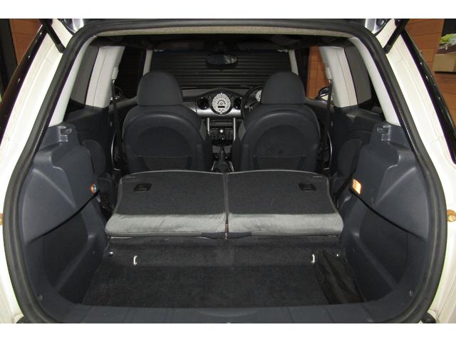 ＭＩＮＩ クーパーＳ　後期型　６速ＭＴ　１オーナー　禁煙車　天張り張り替済み　マフラー　１７ＡＷ　ＥＴＣ　タイヤ４本新品　フロント・コートテクトガラス交換済み　ヘッドライト磨き＆クリア塗装済み　消耗部品＆対策部品交換済み（18枚目）