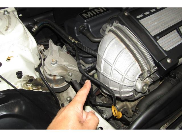 ＭＩＮＩ クーパーＳ　後期型　６速ＭＴ　１オーナー　禁煙車　天張り張り替済み　マフラー　１７ＡＷ　ＥＴＣ　タイヤ４本新品　フロント・コートテクトガラス交換済み　ヘッドライト磨き＆クリア塗装済み　消耗部品＆対策部品交換済み（27枚目）