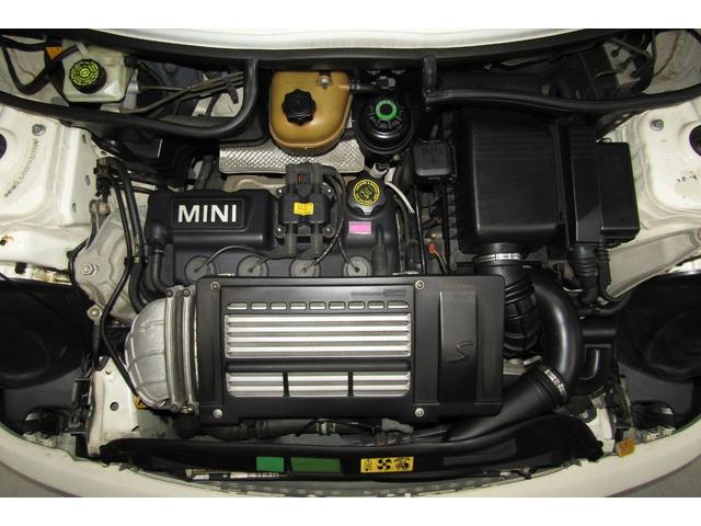 ＭＩＮＩ クーパーＳ　後期型　６速ＭＴ　１オーナー　禁煙車　天張り張り替済み　マフラー　１７ＡＷ　ＥＴＣ　タイヤ４本新品　フロント・コートテクトガラス交換済み　ヘッドライト磨き＆クリア塗装済み　消耗部品＆対策部品交換済み（28枚目）