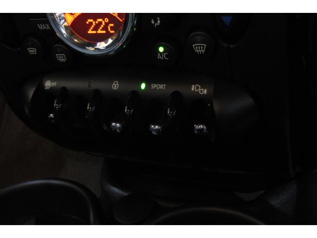 ＭＩＮＩ ジョンクーパーワークス　クロスオーバー　オックスフォードグリーン　カロッツェリアナビ・フルセグＴＶ・Ｂｌｕｅｔｏｏｔオーディオ・バックカメラ・　ＣＤ・ＤＶＤ・ＳＤ　ＥＴＣ　前後ドライブレコーダー　アームレスト　スポーツボタン　ドアバイザー（35枚目）