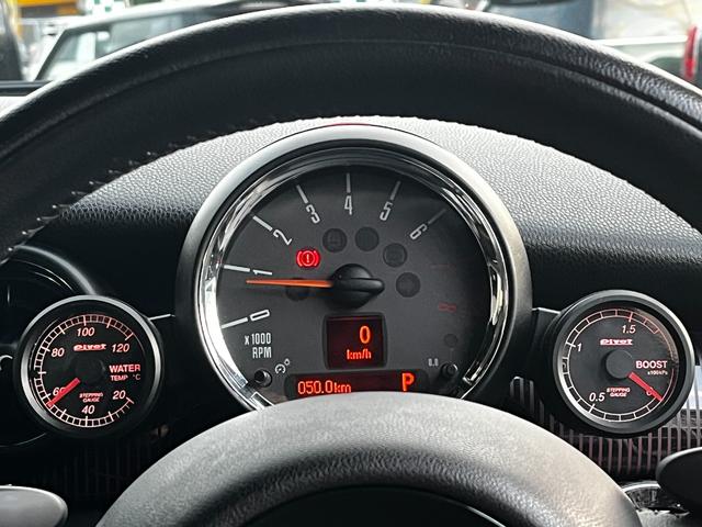 MINI クーパーS クラブマン ハンプトン 特別限定車ハンプトン 本革シートヒーター ディーラー整備車両 アディショナルヘッドライト マルチファンクション オートクルーズ ETC 車高調 マフラー 追加メーター ボンネットステッカー張替済み(31枚目)