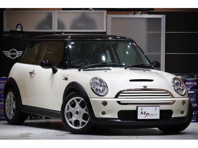 MINI クーパーS R53最終後期型 1オーナー 禁煙車 HDDナビ バックカメラ 360°撮影対応2カメラドライブレコーダー ETC 天張り張替 ヘッドライトレンズ磨き&クリア塗装済 消耗部品&対策部品交換実施(2枚目)