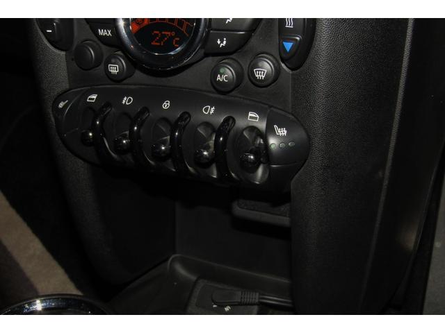 MINI クーパーS クラブマン R55最終後期型 特別限定車ボンドストリート 禁煙車 本革シート シートヒーター ナビTV ETC オートライト オートワイパー ボンネットステッカー新品張替 タイヤ4本新品 消耗部品交換実施(32枚目)