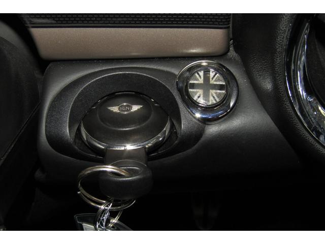 MINI クーパーS クラブマン R55最終後期型 特別限定車ボンドストリート 禁煙車 本革シート シートヒーター ナビTV ETC オートライト オートワイパー ボンネットステッカー新品張替 タイヤ4本新品 消耗部品交換実施(35枚目)