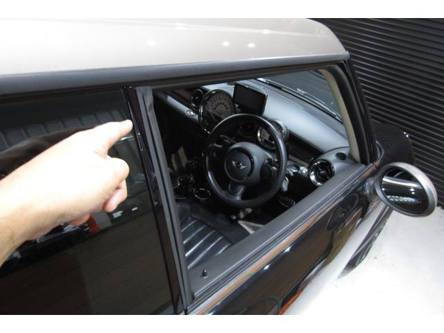 MINI クーパーS クラブマン R55最終後期型 特別限定車ボンドストリート 禁煙車 本革シート シートヒーター ナビTV ETC オートライト オートワイパー ボンネットステッカー新品張替 タイヤ4本新品 消耗部品交換実施(45枚目)