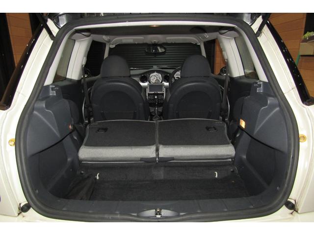 ＭＩＮＩ クーパーＳ　Ｒ５３後期　６速ＭＴ　ＪＣＷエアロダイナミックパッケージ（フルエアロ）　天張り張替済み　ヘッドライトレンズ磨き＆クリア塗装済　クランクプーリー交換　ブラック１７ＡＷ　ＥＴＣ　コクピットクロノパッケージ（18枚目）