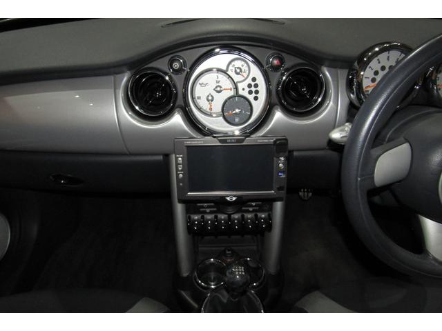 ＭＩＮＩ クーパーＳ　Ｒ５３後期　６速ＭＴ　ＪＣＷエアロダイナミックパッケージ（フルエアロ）　天張り張替済み　ヘッドライトレンズ磨き＆クリア塗装済　クランクプーリー交換　ブラック１７ＡＷ　ＥＴＣ　コクピットクロノパッケージ（22枚目）