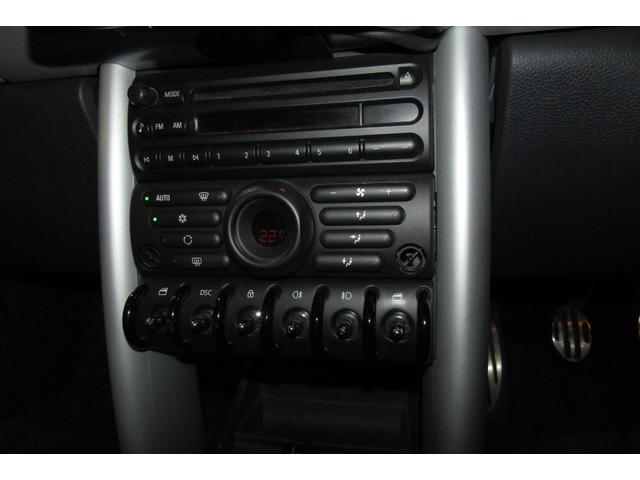 ＭＩＮＩ クーパーＳ　Ｒ５３後期　６速ＭＴ　ＪＣＷエアロダイナミックパッケージ（フルエアロ）　天張り張替済み　ヘッドライトレンズ磨き＆クリア塗装済　クランクプーリー交換　ブラック１７ＡＷ　ＥＴＣ　コクピットクロノパッケージ（27枚目）