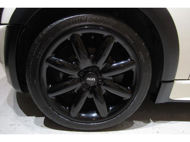 ＭＩＮＩ クーパーＳ　Ｒ５３後期　６速ＭＴ　ＪＣＷエアロダイナミックパッケージ（フルエアロ）　天張り張替済み　ヘッドライトレンズ磨き＆クリア塗装済　クランクプーリー交換　ブラック１７ＡＷ　ＥＴＣ　コクピットクロノパッケージ（29枚目）