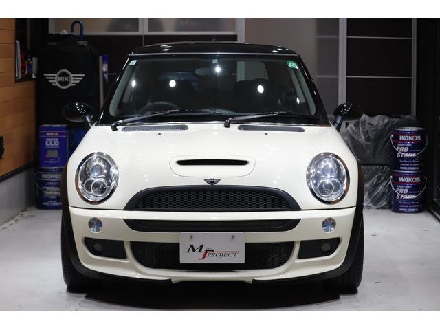 ＭＩＮＩ クーパーＳ　Ｒ５３後期　６速ＭＴ　ＪＣＷエアロダイナミックパッケージ（フルエアロ）　天張り張替済み　ヘッドライトレンズ磨き＆クリア塗装済　クランクプーリー交換　ブラック１７ＡＷ　ＥＴＣ　コクピットクロノパッケージ（42枚目）