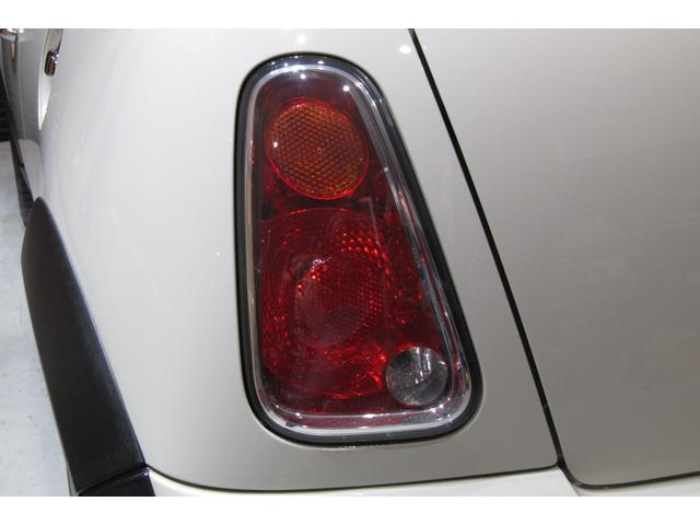 ＭＩＮＩ クーパーＳ　Ｒ５３後期　６速ＭＴ　ＪＣＷエアロダイナミックパッケージ（フルエアロ）　天張り張替済み　ヘッドライトレンズ磨き＆クリア塗装済　クランクプーリー交換　ブラック１７ＡＷ　ＥＴＣ　コクピットクロノパッケージ（45枚目）