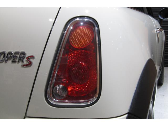 ＭＩＮＩ クーパーＳ　Ｒ５３後期　６速ＭＴ　ＪＣＷエアロダイナミックパッケージ（フルエアロ）　天張り張替済み　ヘッドライトレンズ磨き＆クリア塗装済　クランクプーリー交換　ブラック１７ＡＷ　ＥＴＣ　コクピットクロノパッケージ（46枚目）