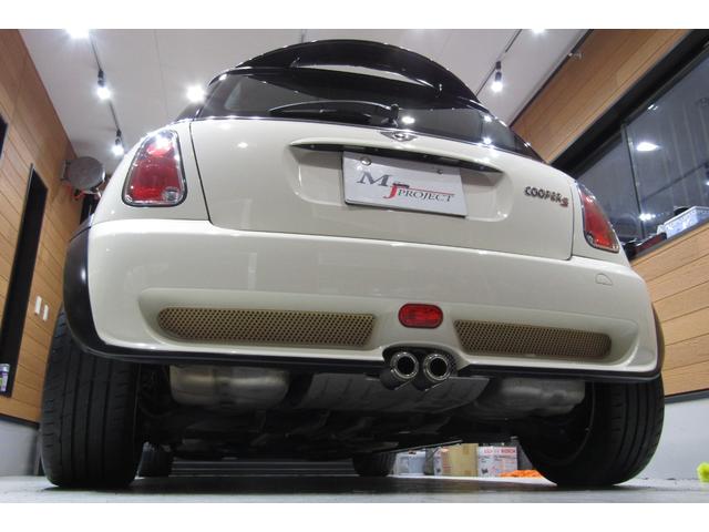 ＭＩＮＩ クーパーＳ　Ｒ５３後期　６速ＭＴ　ＪＣＷエアロダイナミックパッケージ（フルエアロ）　天張り張替済み　ヘッドライトレンズ磨き＆クリア塗装済　クランクプーリー交換　ブラック１７ＡＷ　ＥＴＣ　コクピットクロノパッケージ（50枚目）