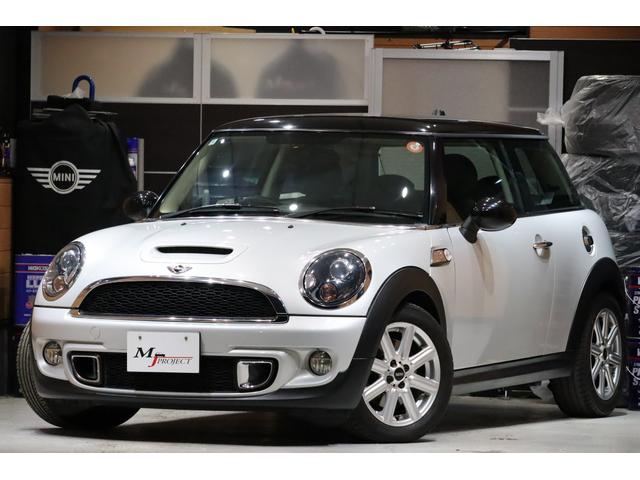 MINI クーパーS R56最終後期型 1オーナー車 禁煙車 カーポート保管車 インナーブラックヘッドライト ナビ フルセグTV バックカメラ ETC 消耗部品交換実施後ご納車 クロームラインインテリア&エクステリア(3枚目)