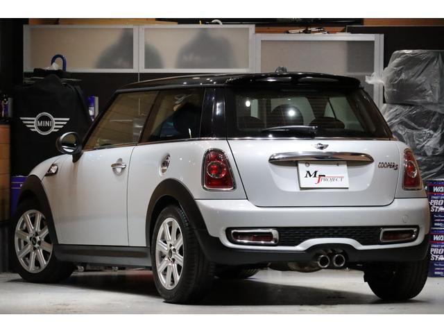MINI クーパーS R56最終後期型 1オーナー車 禁煙車 カーポート保管車 インナーブラックヘッドライト ナビ フルセグTV バックカメラ ETC 消耗部品交換実施後ご納車 クロームラインインテリア&エクステリア(7枚目)
