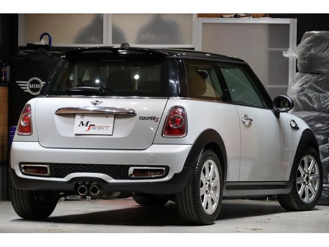 MINI クーパーS R56最終後期型 1オーナー車 禁煙車 カーポート保管車 インナーブラックヘッドライト ナビ フルセグTV バックカメラ ETC 消耗部品交換実施後ご納車 クロームラインインテリア&エクステリア(8枚目)