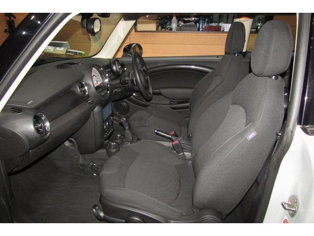 MINI クーパーS R56最終後期型 1オーナー車 禁煙車 カーポート保管車 インナーブラックヘッドライト ナビ フルセグTV バックカメラ ETC 消耗部品交換実施後ご納車 クロームラインインテリア&エクステリア(12枚目)