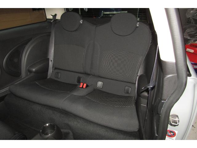 MINI クーパーS R56最終後期型 1オーナー車 禁煙車 カーポート保管車 インナーブラックヘッドライト ナビ フルセグTV バックカメラ ETC 消耗部品交換実施後ご納車 クロームラインインテリア&エクステリア(13枚目)