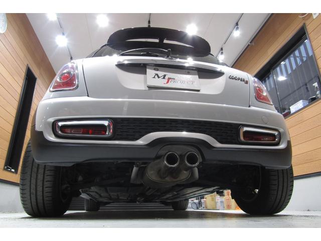 MINI クーパーS R56最終後期型 1オーナー車 禁煙車 カーポート保管車 インナーブラックヘッドライト ナビ フルセグTV バックカメラ ETC 消耗部品交換実施後ご納車 クロームラインインテリア&エクステリア(48枚目)