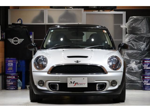 MINI クーパーS R56最終後期型 1オーナー車 禁煙車 カーポート保管車 インナーブラックヘッドライト ナビ フルセグTV バックカメラ ETC 消耗部品交換実施後ご納車 クロームラインインテリア&エクステリア(49枚目)