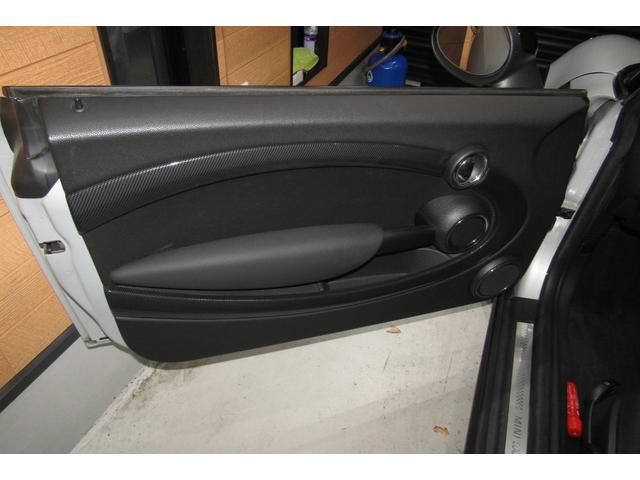 MINI クーパーS R56最終後期型 1オーナー車 禁煙車 カーポート保管車 インナーブラックヘッドライト ナビ フルセグTV バックカメラ ETC 消耗部品交換実施後ご納車 クロームラインインテリア&エクステリア(52枚目)