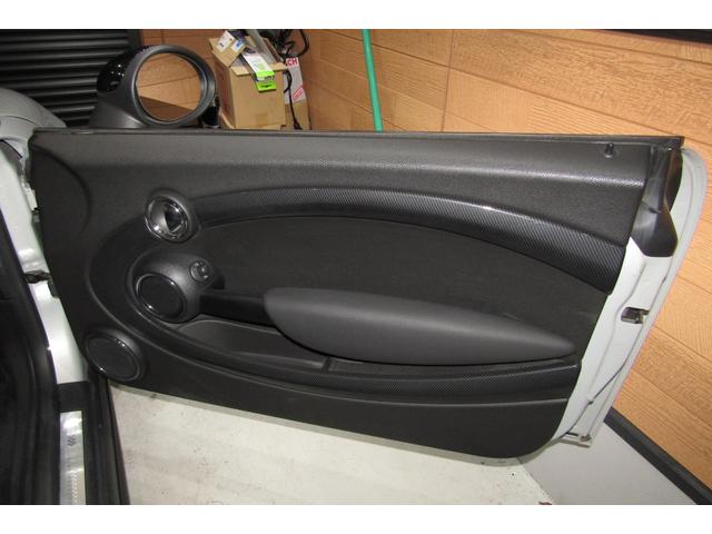 MINI クーパーS R56最終後期型 1オーナー車 禁煙車 カーポート保管車 インナーブラックヘッドライト ナビ フルセグTV バックカメラ ETC 消耗部品交換実施後ご納車 クロームラインインテリア&エクステリア(53枚目)