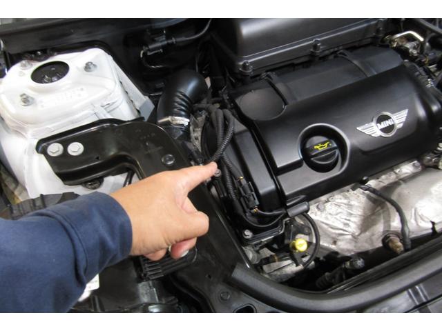 MINI クーパーS クロスオーバー オール4 最終後期 4WD 6速MT ビルシュタイン車高調 17AW REMUS製マフラー JCWフロントスポイラー アームレスト ETC ケンウッド製ナビTV Bluetooth バックカメラ バッテリー新品(42枚目)