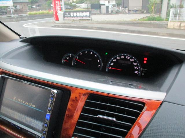 ノア Ｘ　Ｇセレクション　後期型　キーレス　ＨＩＤ　フォグライト　両側パワースライドドア　コーナーセンサー　リアスポイラー　オートエアコン　ＥＴＣ　タイミングチェーン　ウッドパネル（30枚目）