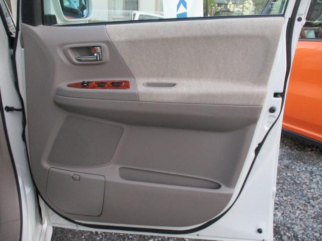 車両状態を日本自動車鑑定協会査定員の方に見て頂いています。事故歴や走行距離、機関の不具合をチェックしています（＾＾）／だから安心！！