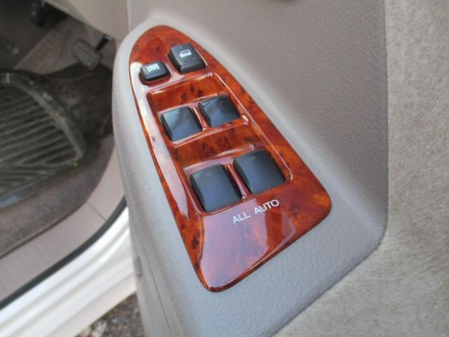 当店では、お客様に安心してお車をご検討頂けるように、第三者機関の鑑定を実施しております。詳細なコンデションチェックシートを、店頭にてご用意しております。お気軽にスタッフにご声かけ下さい♪