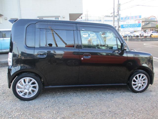 ムーヴコンテ カスタム　ＲＳ　ターボ　スマートキー　ＨＩＤ　純正１５インチアルミ　フォグライト　ウインカーミラー　ＭＯＭＯステアリング　オートエアコン　リアウィング（8枚目）