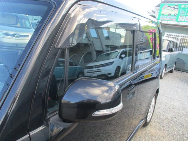 ムーヴコンテ カスタム　ＲＳ　ターボ　スマートキー　ＨＩＤ　純正１５インチアルミ　フォグライト　ウインカーミラー　ＭＯＭＯステアリング　オートエアコン　リアウィング（11枚目）