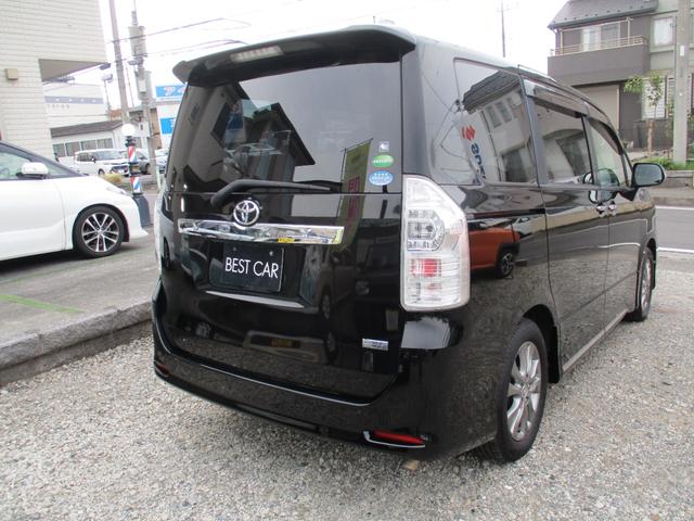 ヴォクシー ZS 煌Z 後期型 タイヤ4本新品 両側パワースライドドア 8インチナビ TV DVD再生可 Bluetooth バックカメラ ETC HID 1オーナー タイミングチェーン 7人乗り オートライト(4枚目)