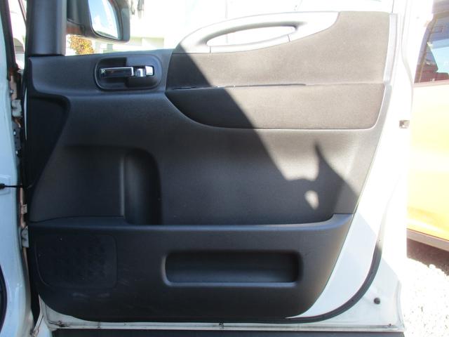 セレナ ハイウェイスター Vエアロセレクション タイミングチェーン 後期型 後席大型天井モニター インテリジェントキー2本 HID ETC ナビ TV バックカメラ オートライト エアロ 両側パワースライドドア(23枚目)