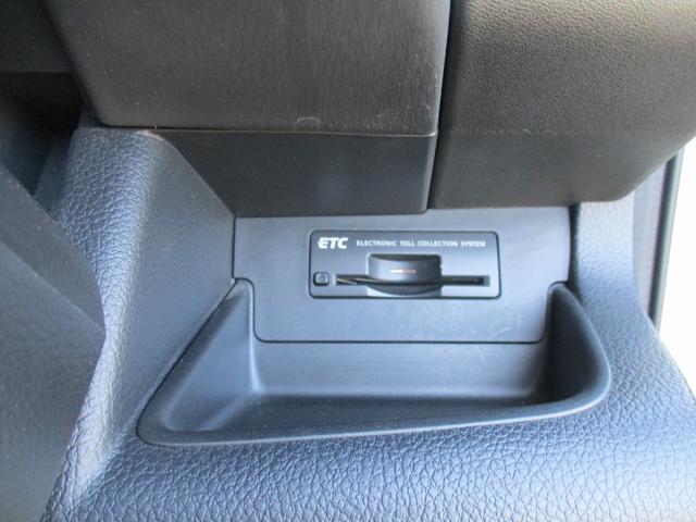 セレナ ハイウェイスター Vエアロセレクション タイミングチェーン 後期型 後席大型天井モニター インテリジェントキー2本 HID ETC ナビ TV バックカメラ オートライト エアロ 両側パワースライドドア(28枚目)