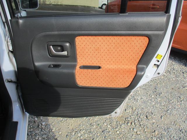 アルトラパン Ｌ　即納車　車検Ｒ９．１１　タイヤ４本ヨコハマタイヤ新品　整備済み　最終型　メッキグリル　タイミングチェーン　キーレス　ホワイトルーフ　ホワイトアンダースポイラー　ホワイトアルミ　ＡＢＳ（42枚目）