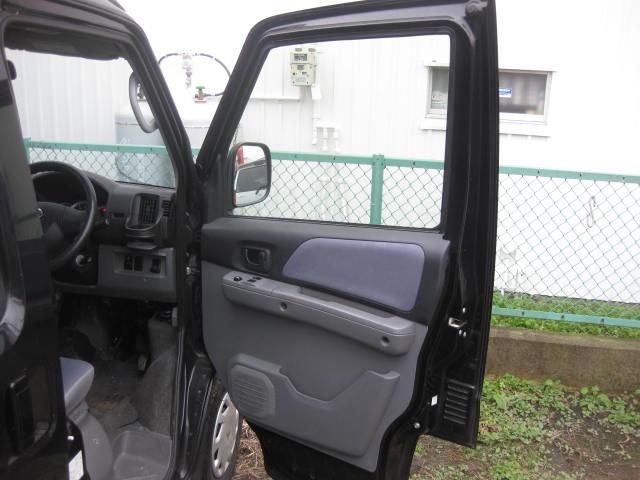 ＮＶ１００クリッパーバン ＧＸ　検８年８月　純正ＳＤナビ　ワンセグ　ＣＤ　キーレス（17枚目）