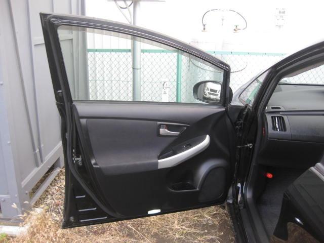 プリウス Ｓ　後期　検８年９月　純正ナビ　地デジ　ＤＶＤ　ＣＤ　ＢＴ　Ｂカメラ　ＥＴＣ　プッシュスタート（22枚目）