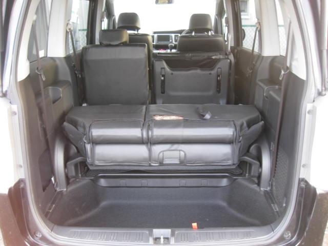ステップワゴンスパーダ Ｚ　両側パワスラ　ナビ　地デジ　Ｂカメラ　ＥＴＣ　スマートキー　ワンオーナー　純正１７インチアルミ　記録簿　８人乗り（27枚目）