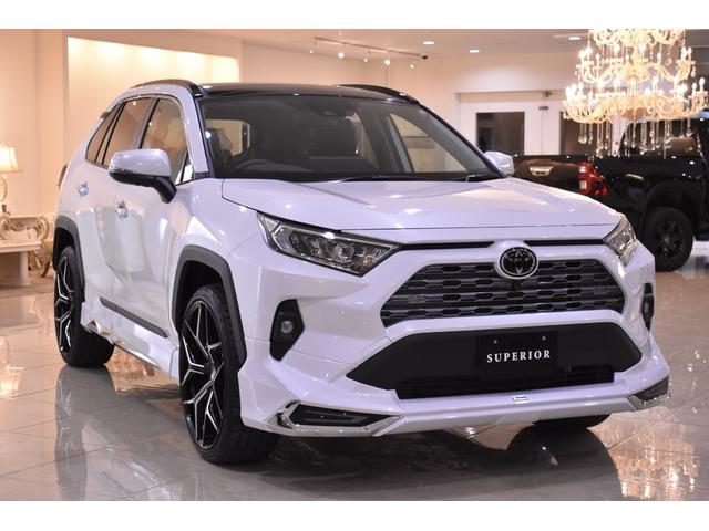 ＲＡＶ４ Ｇ　Ｚパッケージ　新車　パノラマムーンルーフ　全周囲４カメラ　デジタルインナーミラークリアランスソナーパーキングサポートＭ　ブラインドスポットモニター　置くだけ充電トヨタＰＬＵＳ１０．５ナビ　ハンズフリーパワーバック　ＥＴＣ　モデリスタエアロ　鍛造２１インチＷ（2枚目）