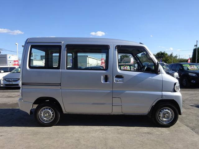 DX 5MT車 社外CDデッキ AUX付 両側スライドドア 集中ドアロック ヘッドライトレベライザー サイドドアバイザー パワーステアリング WSRSエアバック エアコン 取説(6枚目)