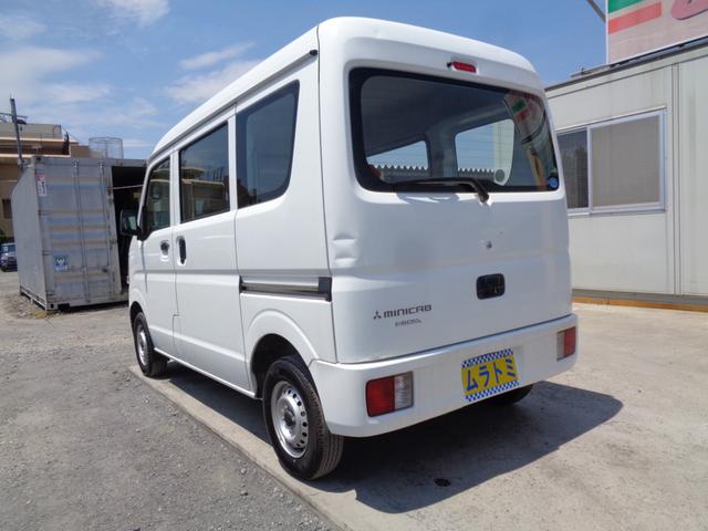 ミニキャブバン Ｍ　５速マニュアル車　ハイルーフ　エアコン　パワステ　ＡＭＦＭラジオ　集中ドアロック　ヘッドライトレベライザー　ＷＳＲＳエアバック　ＡＢＳ　両側スライドドア（5枚目）
