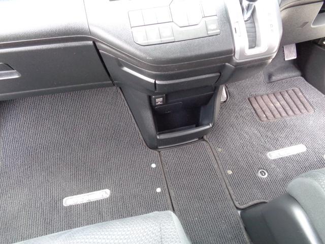 ステップワゴンスパーダ パワーエディション 後期型 1オーナー 大画面メモリーナビ CD DVD SD フルセグTV バックカメラ ビルトインETC 両側パワースライドドア HIDオートヘッドライト フォグライト 純正16インチアルミ 8人乗(42枚目)