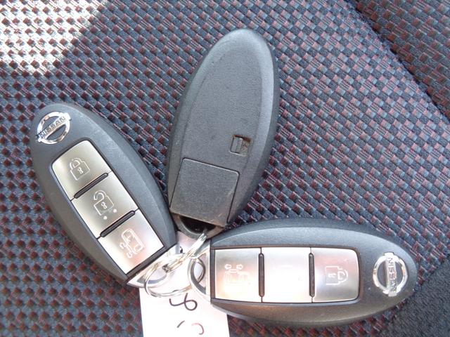 セレナ ハイウェイスター　Ｓ－ハイブリッド　メモリーナビ　ＣＤ　ＤＶＤ　ＳＤ　ＡＵＸ　ＵＳＢ　フルセグＴＶ　ブルートゥース　バックカメラ　フリップダウンモニター　ビルトインＥＴＣ　左パワースライド　ＨＩＤオートヘッドライト　フォグライト（27枚目）