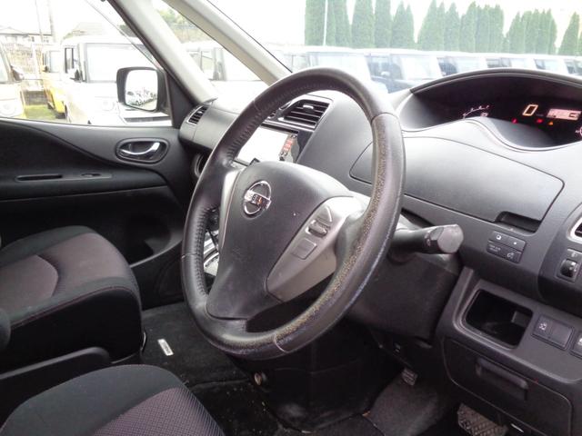 セレナ ハイウェイスター　Ｓ－ハイブリッド　メモリーナビ　ＣＤ　ＤＶＤ　ＳＤ　ＡＵＸ　フルセグＴＶ　ブルートゥース　バックカメラ　左パワースライドドア　クルーズコントロール　革ハンドル　純正１６インチアルミ　オートライト　フォグライト　雹害（14枚目）