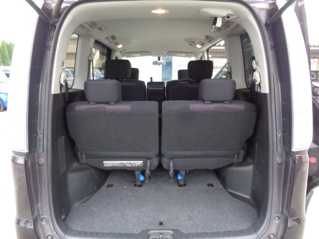 セレナ ハイウェイスター　Ｓ－ハイブリッド　メモリーナビ　ＣＤ　ＤＶＤ　ＳＤ　ＡＵＸ　フルセグＴＶ　ブルートゥース　バックカメラ　左パワースライドドア　クルーズコントロール　革ハンドル　純正１６インチアルミ　オートライト　フォグライト　雹害（18枚目）