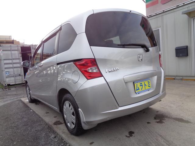フリード Ｇ　ギャザズＡＵＸ対応ＣＤデッキ　ＥＴＣ　両側スライドドア　プライバシーガラス　ドアバイザー　ヘッドライトレベライザー　電格ドアミラー　７人乗り（8枚目）